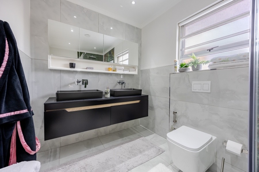 3 Bedroom Property for Sale in Century City Western Cape
